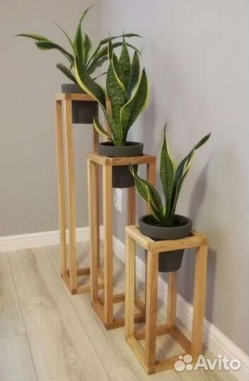 Подставка для цветов деревянная