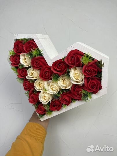 Композиция из мыльных роз сердце ко дню матери