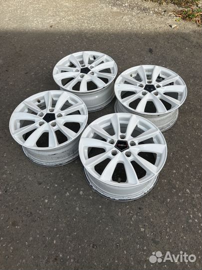 Комплект литых дисков R16 5/114.3