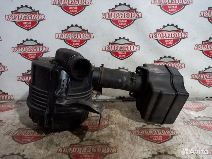 Корпус воздушного фильтра Mazda Titan WGE1T TF