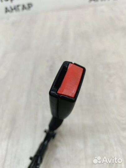 Замок ремня безопасности передний правый Ford