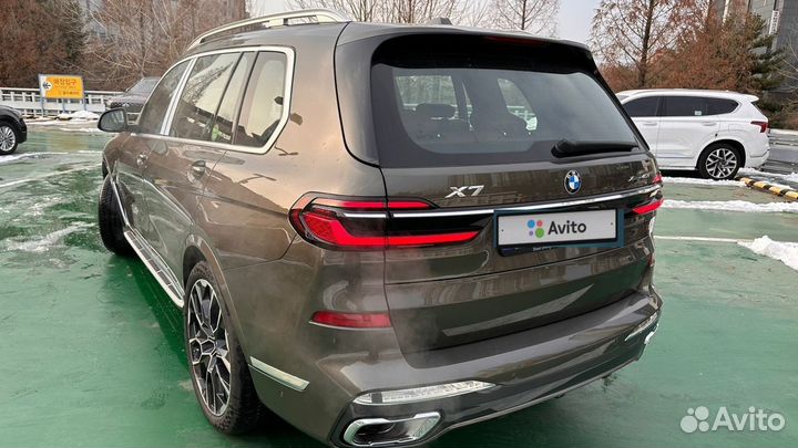 BMW X7 4.4 AT, 2022, 200 км