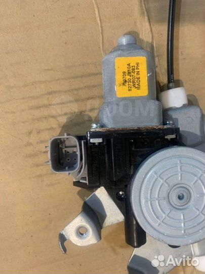 Стеклоподъемник задний Renault Koleos HY0 M9RW7