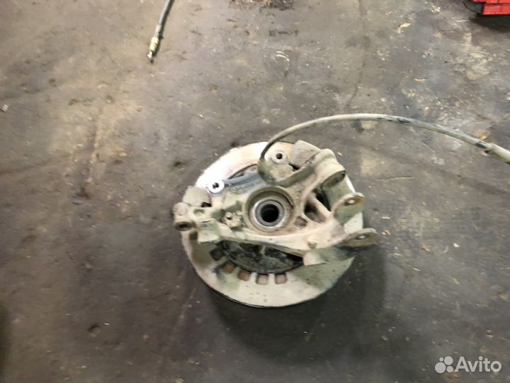 Задний кулак левый Порше Кайен 955 957