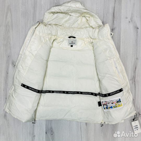 Пуховик Moncler белый