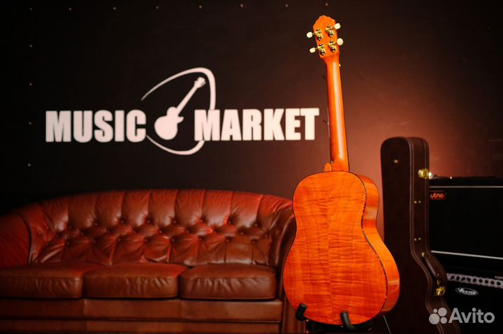 Укулеле Баритон Ortega (Комплект)