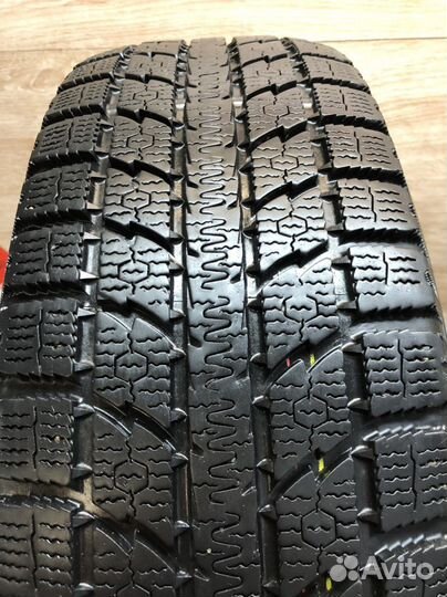 Toyo Observe GSi-5 215/70 R16 100Q