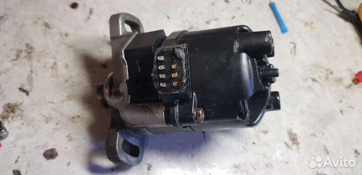 Трамблер nissan 22100FW010