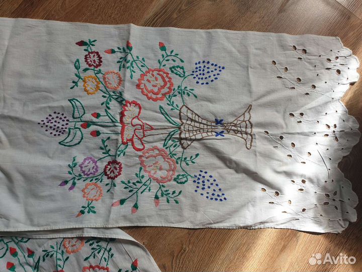Вышитые полотенца