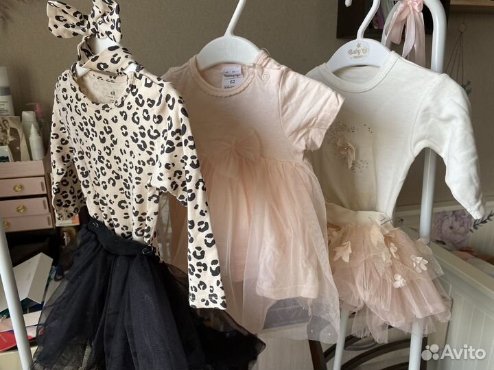 Нарядные платья и костюмы для девочки 62-68