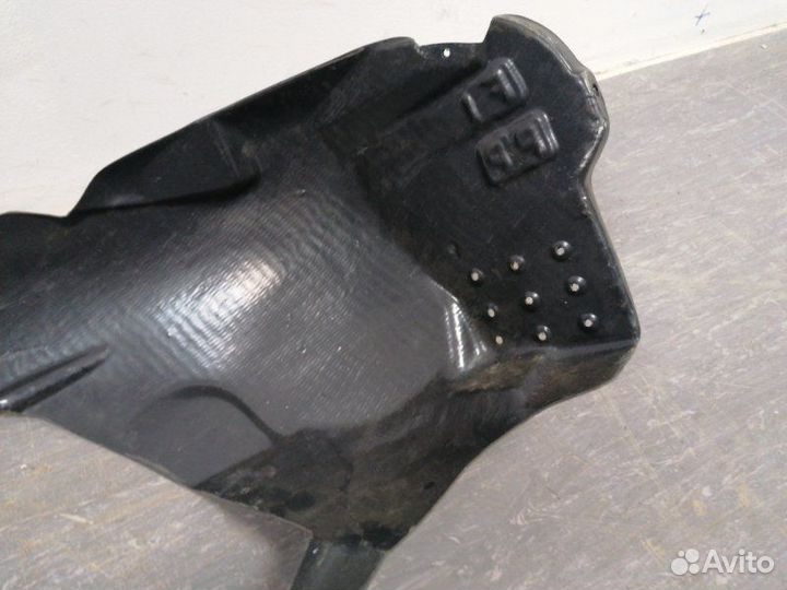 Подкрылок локер передний левый Ford Fiesta