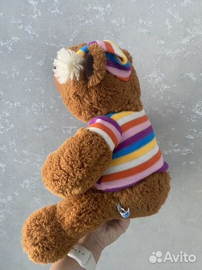 Интерактивная мягкая игрушка медведь-сказочник