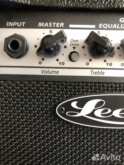 Гитарный комбоусилитель