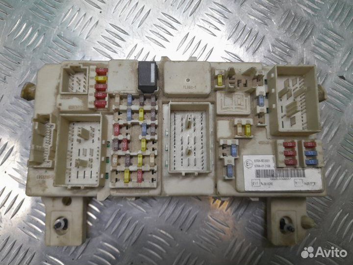 Блок предохранителей Ford Focus 2 седан 1.8 2008