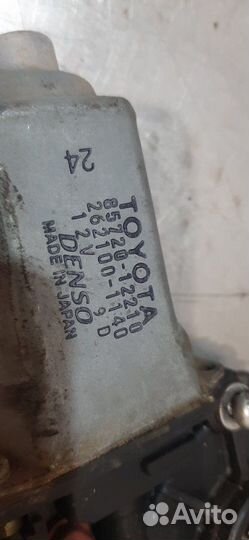 Мотор стеклоподъемника передний левый Toyota