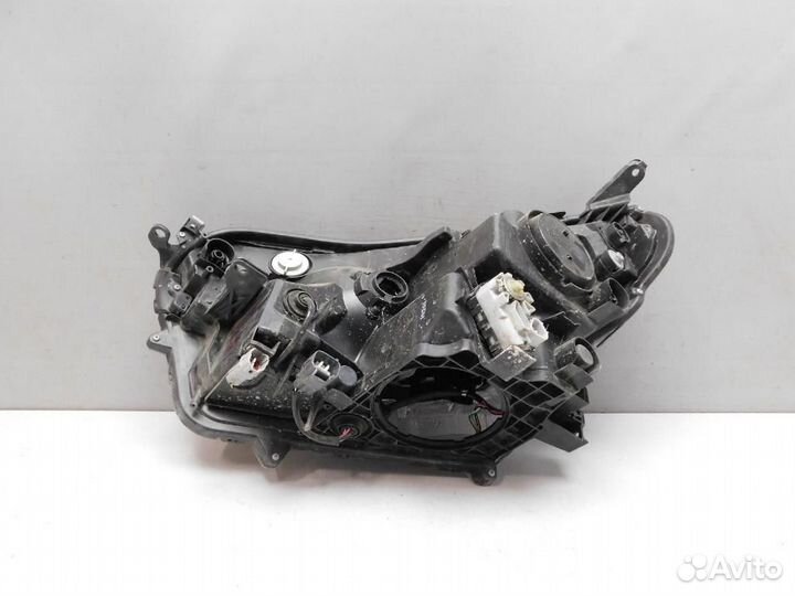 Фара правая Toyota RAV4