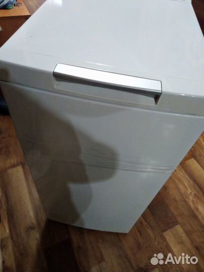 Стиральная машинка Hotpoint Ariston на запчасти