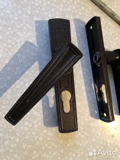 Дверные ручки