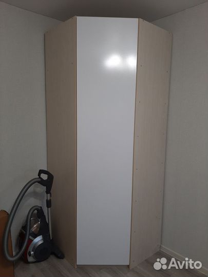 Продам угловой шкаф