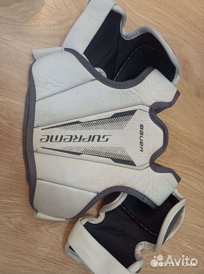 Нагрудник хоккейный bauer