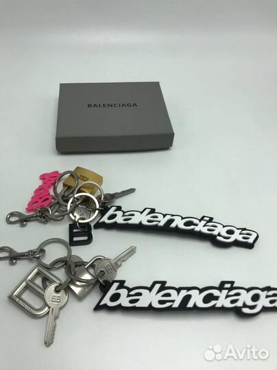 Брелок balenciaga