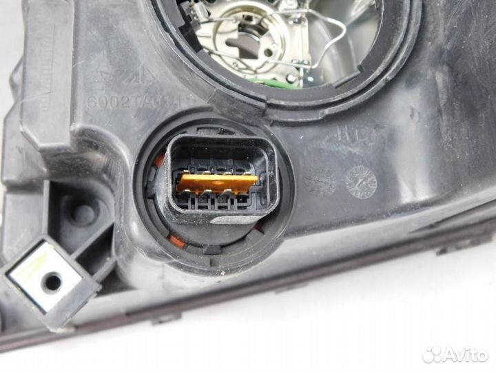 Фара правая Kia Sorento