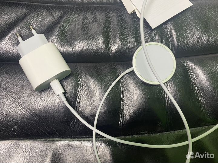 Беспроводная зарядка magsafe с блоком 20W