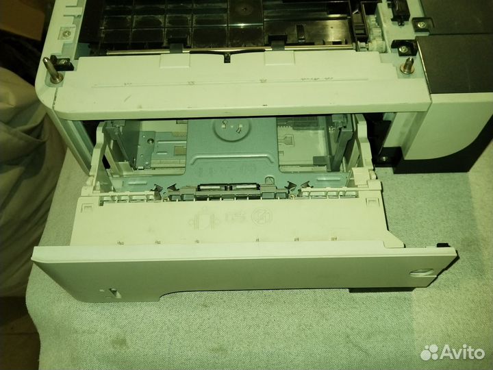 CE530A Дополнительная 500-лист. кассета с податчик