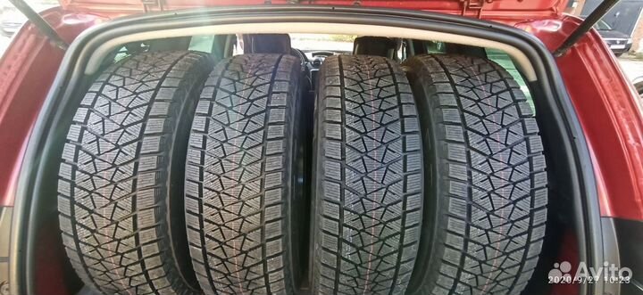 Bridgestone Blizzak DM-V2 215/60 R17 112