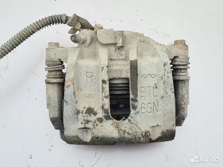 Передний правый суппорт Chery Fora a21