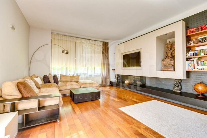 Дом 400 м² на участке 18 сот.