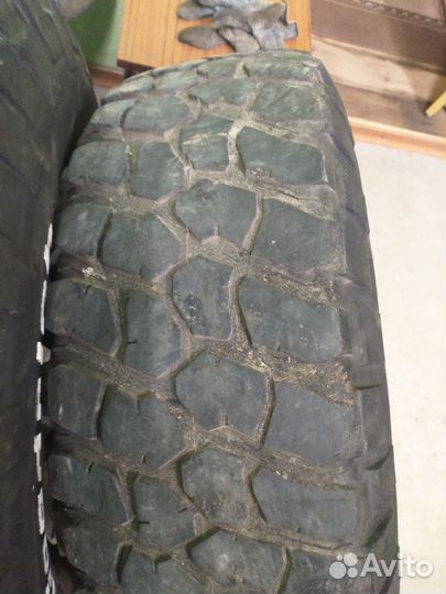 Bfgoodrich Mud-Terrain T/A KM2 265/75 R16
