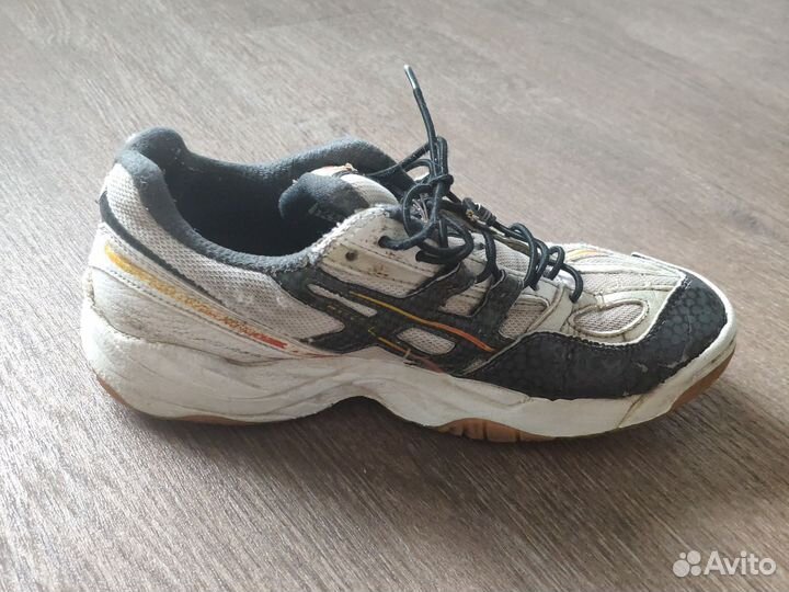 Серые кроссовки детские asics р 35