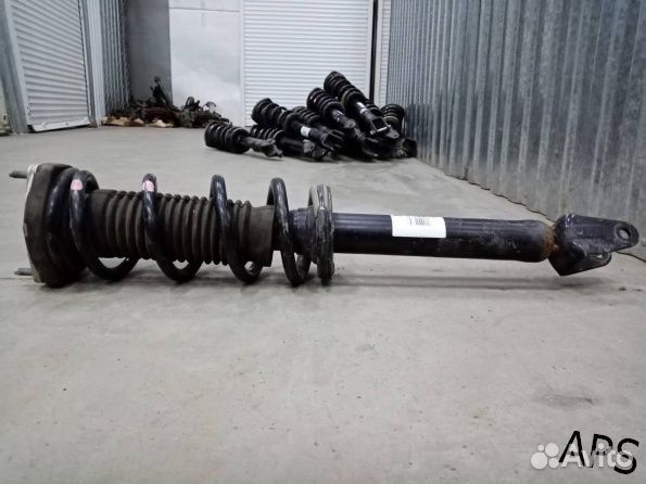 Стойка передняя Инфинити ку 50 кью 50 Infiniti Q50