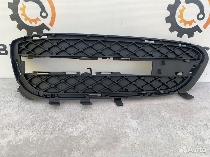 Решетка переднего бампера Mercedes W212 A212885172