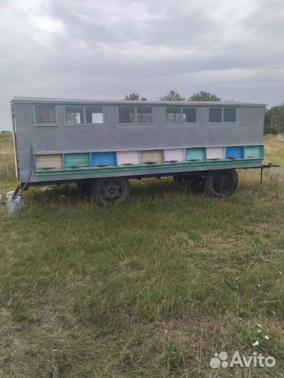 Продаётся пчелопавильон на 20 семей. В наличии 14