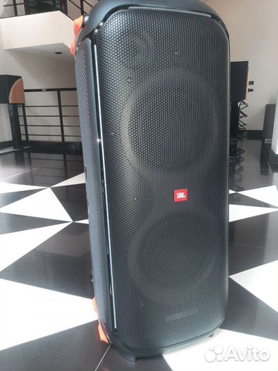 Kолонка JBL 710