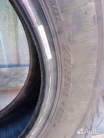 Bridgestone Blizzak VRX2 215/65 R16
