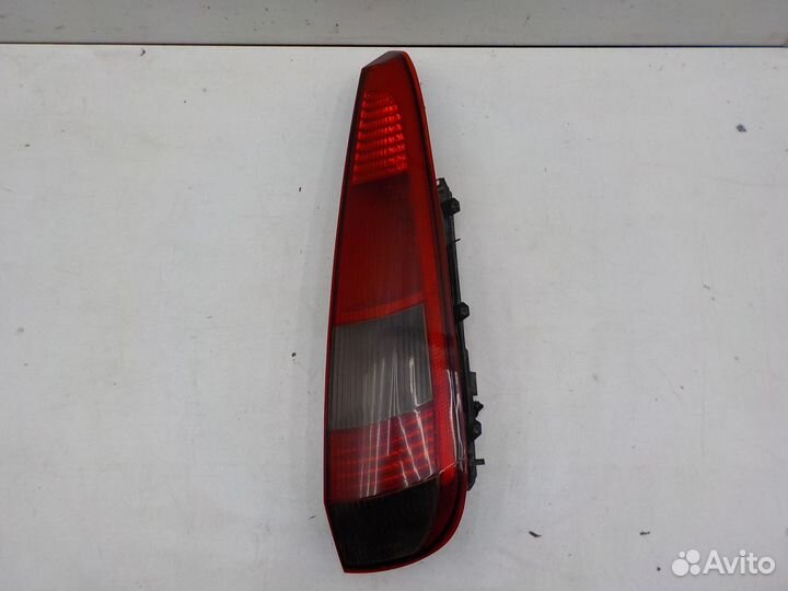 Фонарь задний правый Ford Fiesta 2001-2007