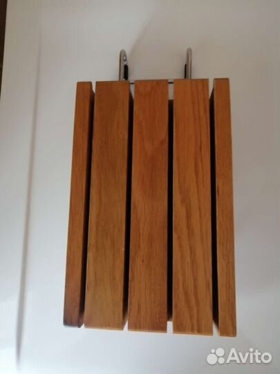 Деревянный держатель для ножей на кухню