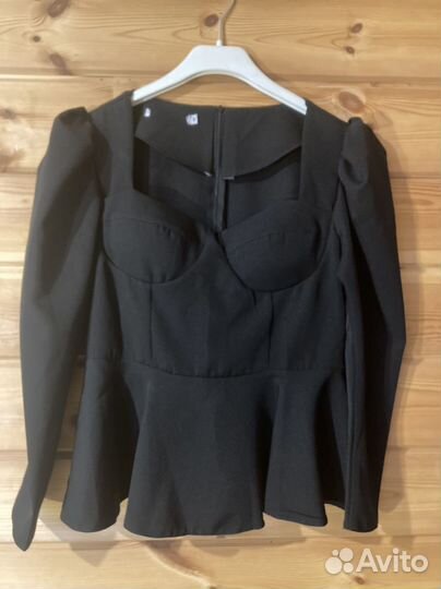 Костюм женский с юбкой