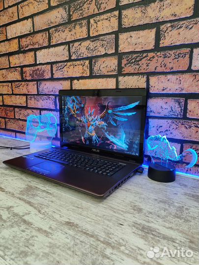 Игровой 17,3д asus i5 4Gb Видео 12 озу SSD