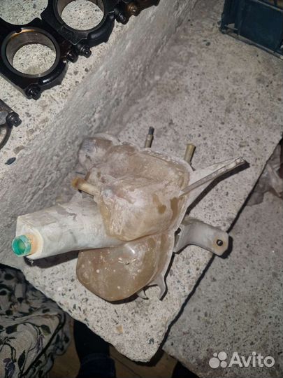 Расширительный бачок форд escape 2005 год