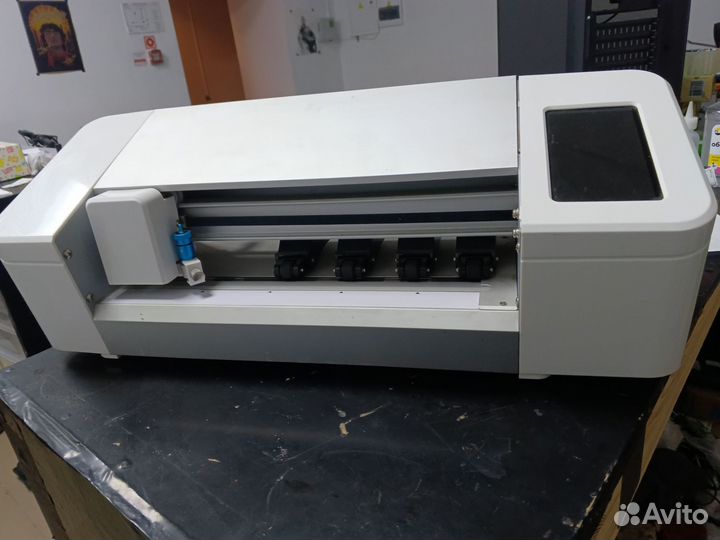 Плоттер для гидрогелевой пленки