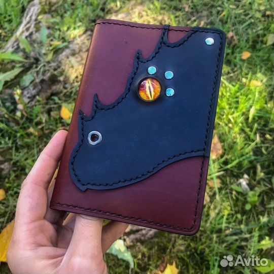 Обложка на паспорт «глаз дракона»