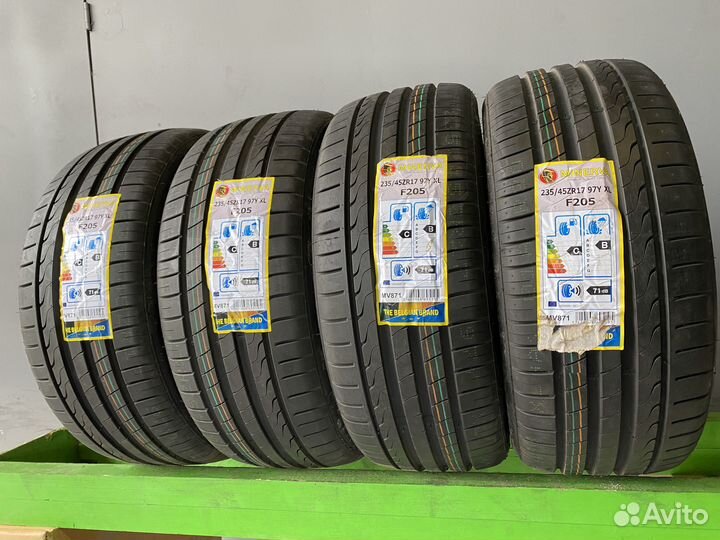 Minerva F205 235/45 R17 97Y