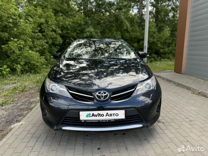 Toyota Auris 1.6 CVT, 2013, 130 267 км