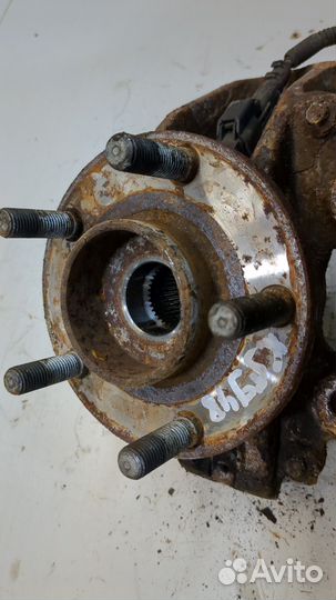 Ступица (кулак, цапфа) правая передняя Volvo S40 2004