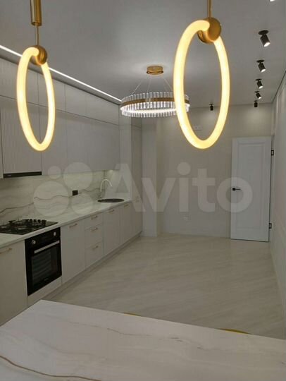 3-к. квартира, 87 м², 10/18 эт.