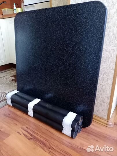 Стол кухонный